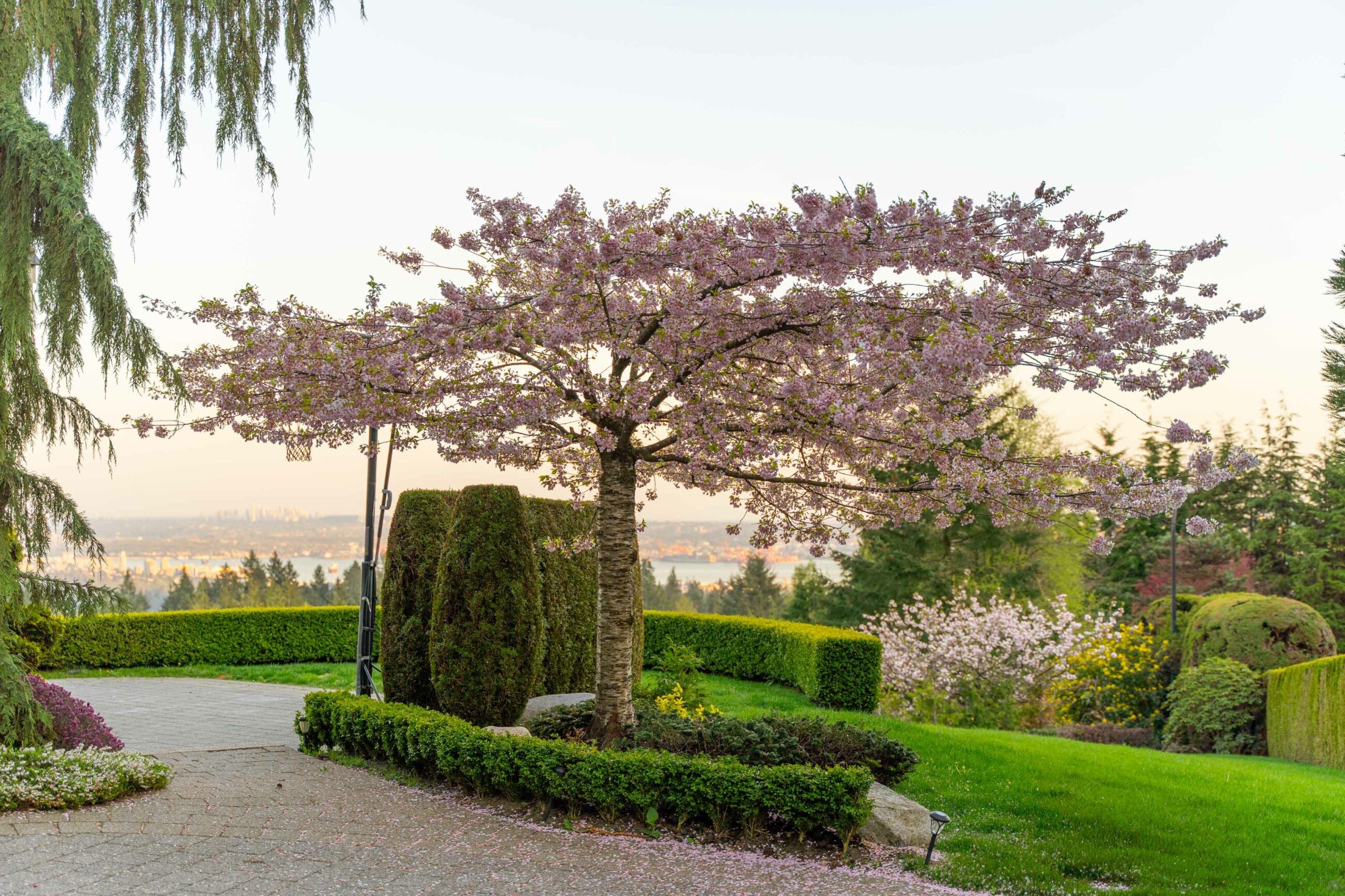 SPECTACULAR CLASSIC BRITISH PROPERTIES RESIDENCE - 620 St. Andrews Road, West Vancouver